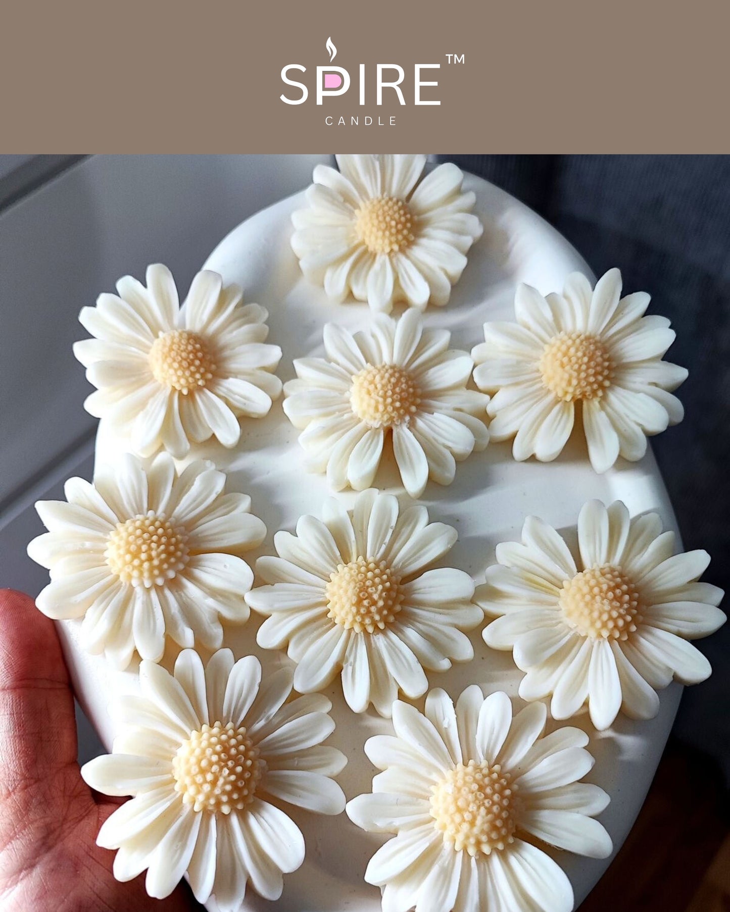 Daisy flower candle