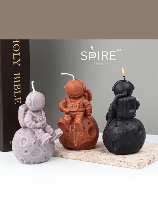 Astronut Candle